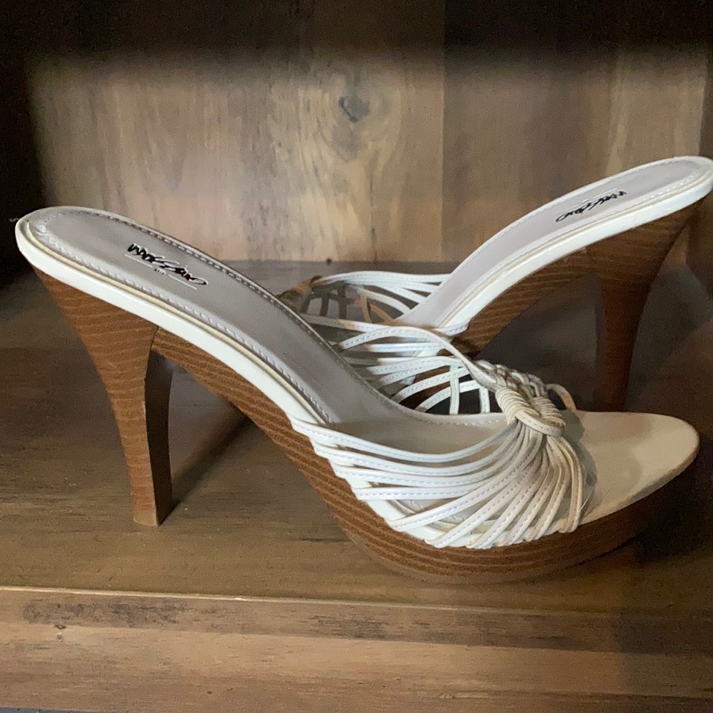 Like new white Sandel Heels, Size 10